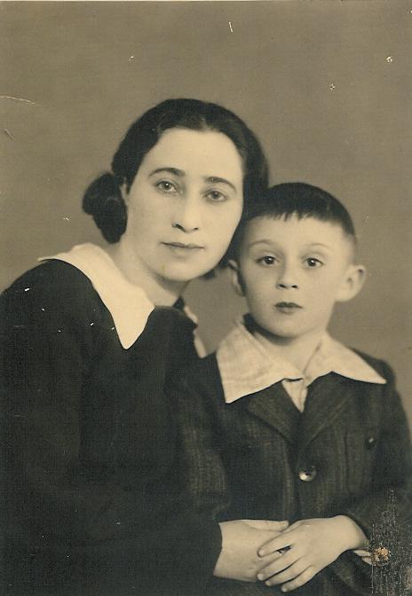 יצחק גוטפריד ואמו