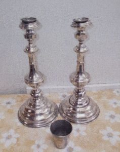 פמוטים שעברו במשפחה והגיעו לצבי שטרנברג